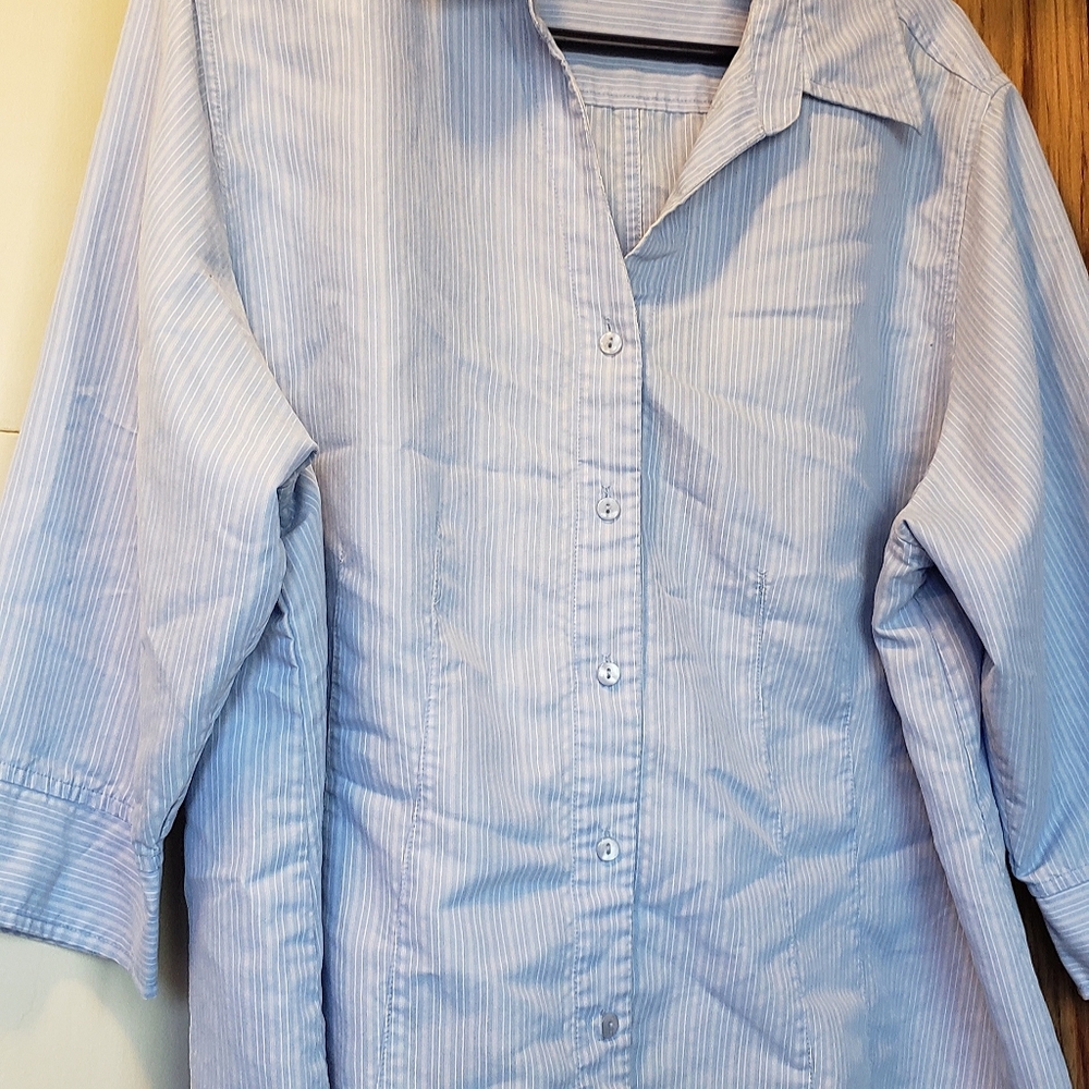 Blue striped shirt 3/4 sleeve